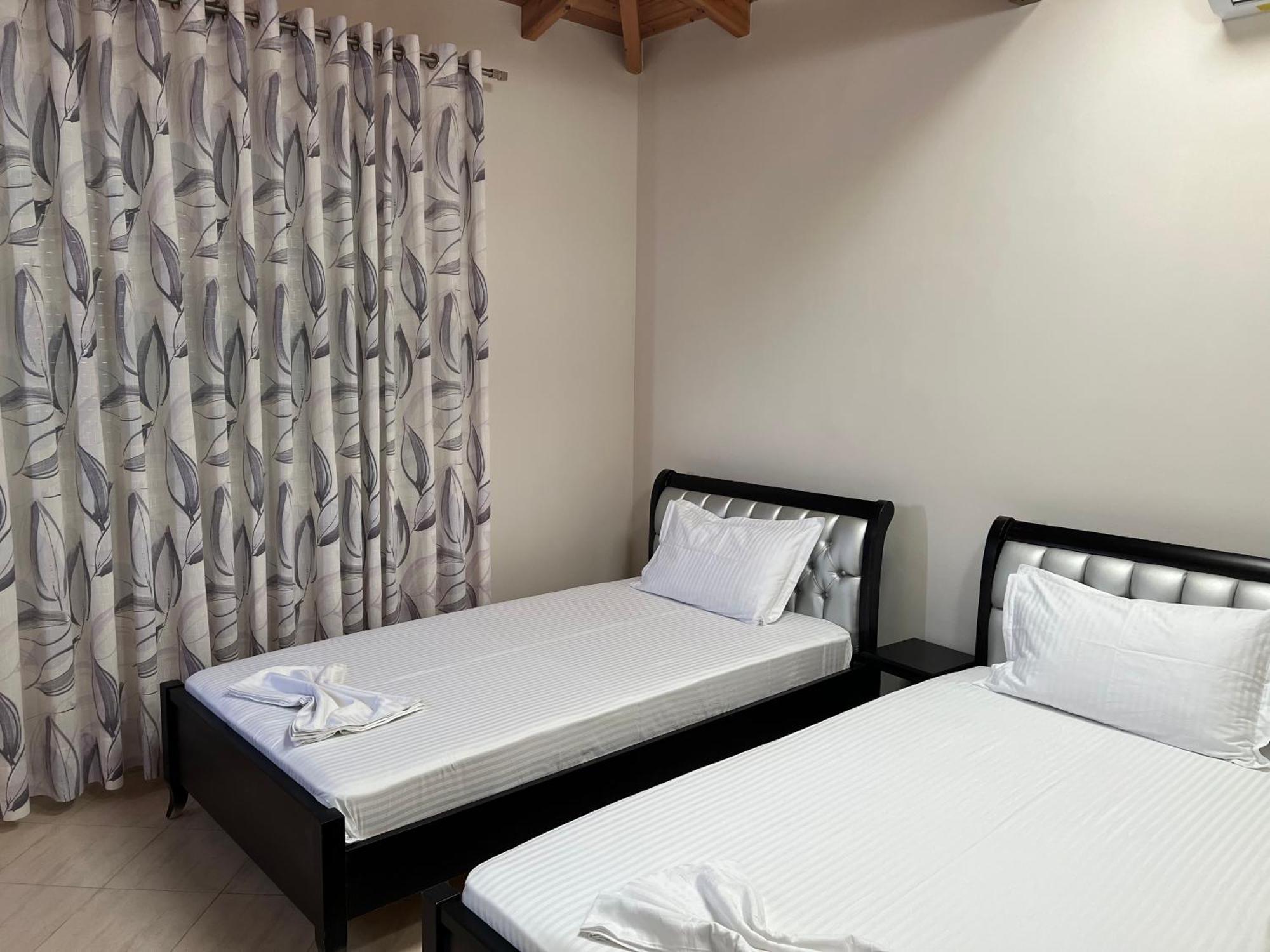 Amazing Familiar Apartments And Rooms ซารานเดอ ภายนอก รูปภาพ